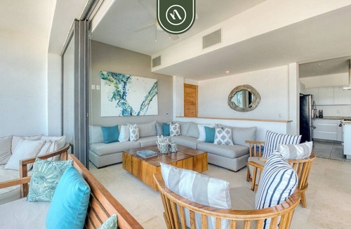 Puerto Marques Apartment | Luxury 4 BR Condo - Amazing Bay View - Pool