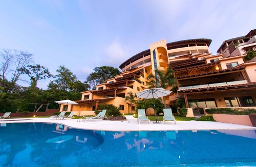 Ixtapa House | Luxury apartment with beautiful sunset sea views at Ixtapa