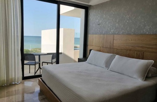 Hopelchen Apartment | Luxury apartment w/private jacuzzi and ocean views