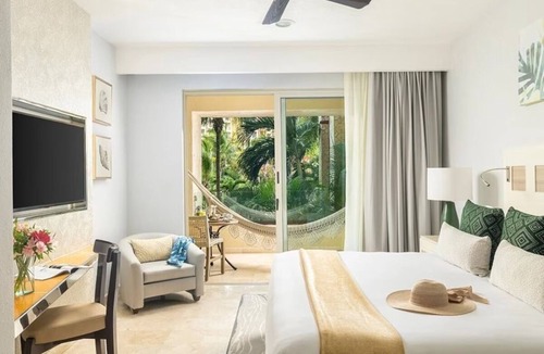 Punta Sam Resort | Luxury Beach Resort & Spa- 8 Gourmet Restaurants-Adult and kid's swimming pools