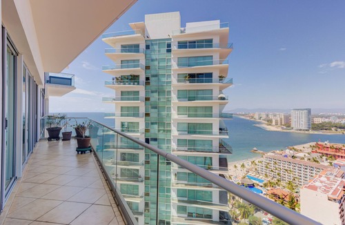 North Hotel Zone Condo | Luxury Beachfront Condo at Icon Vallarta Charming one bedroom on the 24th floor!