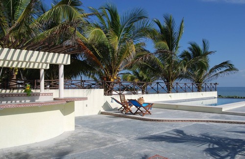 Telchac Puerto House | LUXURY Beachfront 3 Bedroom House with Casita (4th bedroom in Casita)