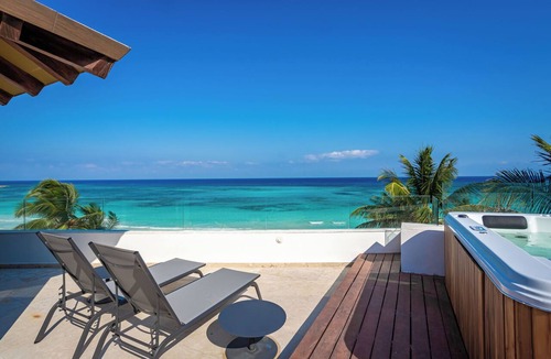 Xpu-Ha House | Luxury Beachfront 6-bedroom villa in wonderful Xpu Ha Beach with housekeeping