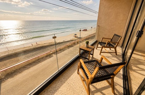 Playas de Tijuana Apartment | Luxury Beachfront with King Bed & AC