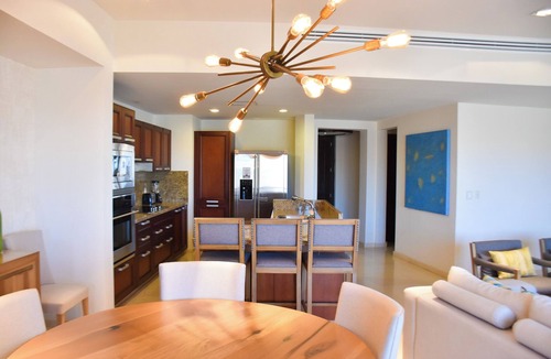 La Paz Condo | Luxury condo in Vistamar Puerta Cortes with access to beach clubs