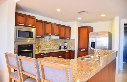 La Paz Condo | Luxury condo in Vistamar Puerta Cortes with access to beach clubs