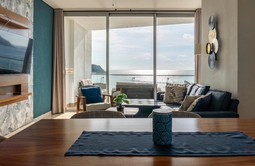 Zona Dorada Apartment | Luxury condo with balcony and front ocean view