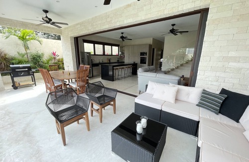 La Veleta Villa | Luxury House Tomanoa/10pers/4Rooms/Pool/Jacuzzi