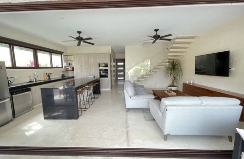 La Veleta Villa | Luxury House Tomanoa/10pers/4Rooms/Pool/Jacuzzi