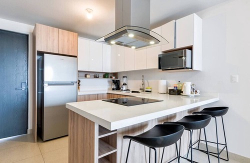 Monterrey Centro Apartment | ¡Luxury in Santa Lucía! 7 guests + Wifi 3BR|2br