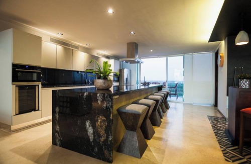 Flamingos Apartment | Luxury Oceanfront Penthouse, 6 Bedrooms, Beach Club