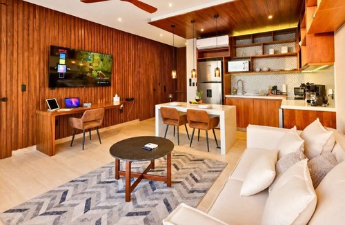 Zazil-ha Apartment | Luxury Penthouse w/Jacuzzi · Jatsa Ha