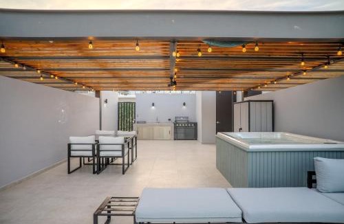 Libertad Apartment | Luxury Penthouse w Rooftop Jacuzzi in Cabo