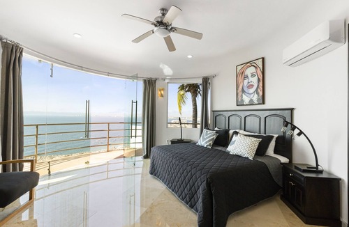Amapas Villa | Luxury Private Infinity Pool Villa + 220° Ocean Views and 3 King BR