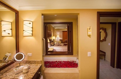 Sunset Beach Resort | Luxury Resort Stay & Play at Pueblo Bonito Sunset Beach in Cabo San Lucas