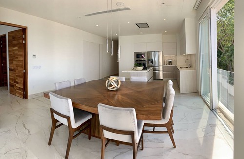 Amapas Condo | Luxury Sayan Indah Beachfront Condo - Best Location/Romantic Zone PV