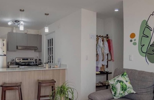 Zona 11 Apartment | Luxury Skyline City View KING Bed FREE Pool & Gym