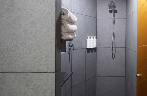 Hipodromo Hotel | Luxury Urban Escape w/Terrace | Pet-friendly | Near El Pendulo Bookstore
