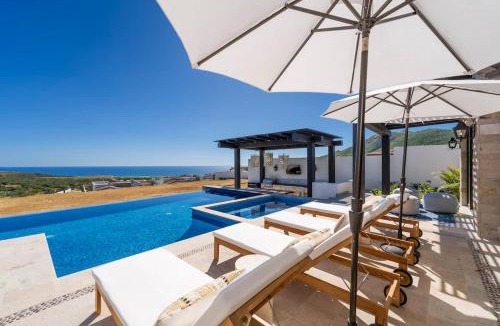Sunset Beach House | Luxury Villa with Infinity Pool and Ocean View