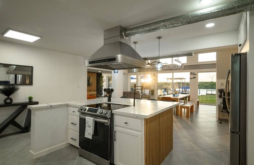 Arroyo City House | Luxury Waterfront Home,Sleeps 20, Pool, Hot Tub, Fishing Pier, Basketball Court