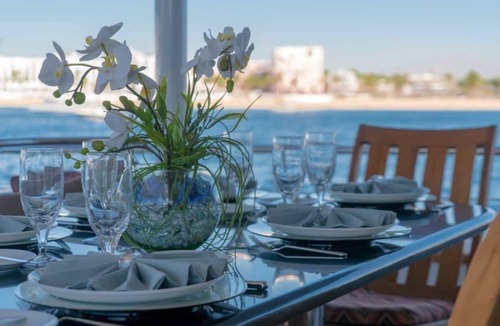 Las Garzas Boat Rental | Luxury Yacht in La Paz