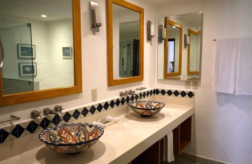 South Hotel Zone Hotel | Magnificent 1BR Condo in Park Royal Los Tules with Pool