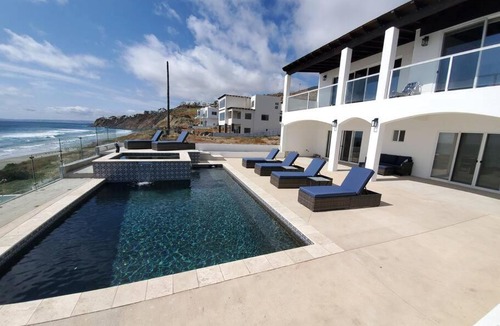 La Fonda House | Majestic Beachfront Hideaway