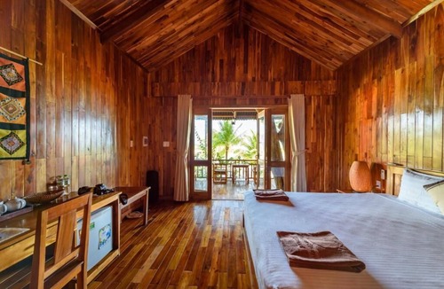 Ham Ninh Hotel | Mango Beach Resort