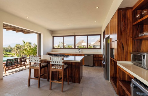 Zihuatanejo Apartment | Marea Beachfront Villas