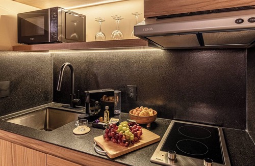 Zona Rosa Apartment | Marsella, A Kukun Edition