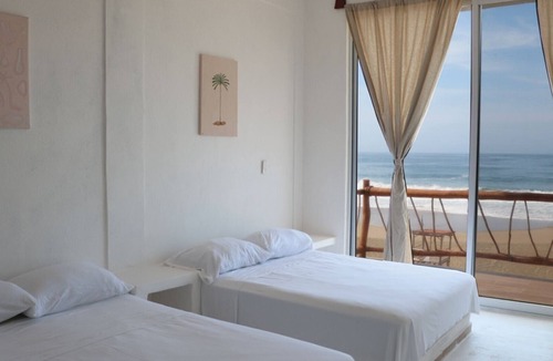 Zihuatanejo Hotel | Master Suite Beachfront