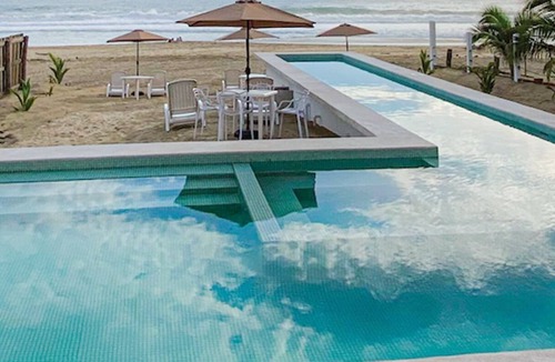 Zihuatanejo Hotel | Master Suite Beachfront