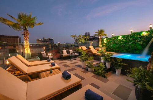 Hang Buom Hotel | MAY DE VILLE Lumiere Hotel