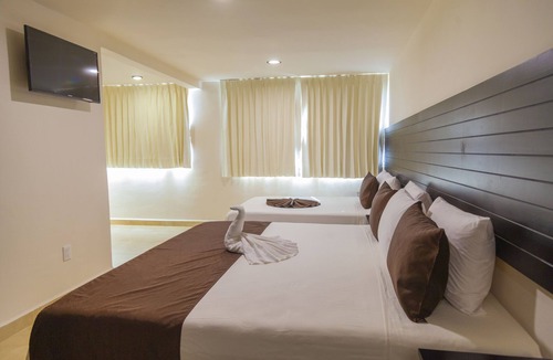 Crucecita Hotel | Mayev Express