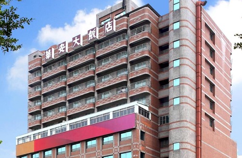 Douliou Hotel | Metro Hotel - Howard Group