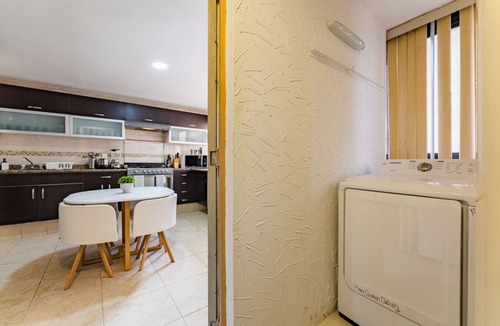 Cuauhtemoc Apartment | Mid-Century Charm in the Heart of the City