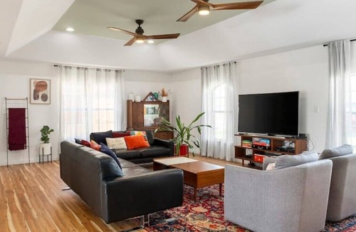 Hidalgo House | Mid-Century Modern 3 Bed, 2 Bath with a Pool
