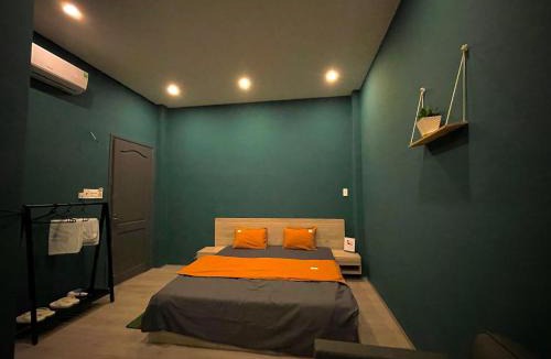 Ninh Kieu Hotel | MID NIGHT