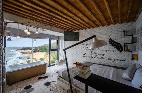 Quy Nhon Hotel | Mira Bãi Xếp Quy Nhơn - The Hidden Jewel