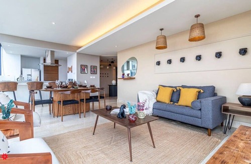 Granada Apartment | Miyana by Kukun | 3BR apartment