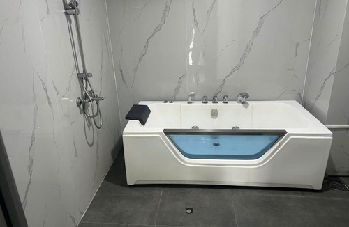 Ba Tri Hotel | MMO Hotel