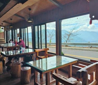 Fuxing District Ski Chalet | Mo Huai Su-桃園市民宿085號