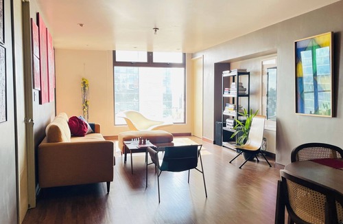 Zona 10 Apartment | Modern 1-bedroom, beautifully decorated apartment in Guatemala City, zone 10.