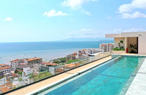 Romantic Zone Condo | Modern 105 Sail View 2 Bed 2 Bath - Zona Romantica