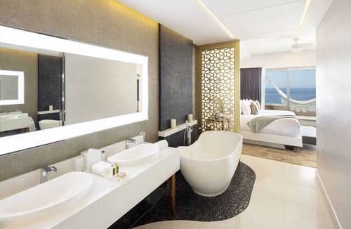 San Jose del Cabo Resort | Modern 1BR, 2BA Oceanview Suite in Cancun – Luxury & Comfort