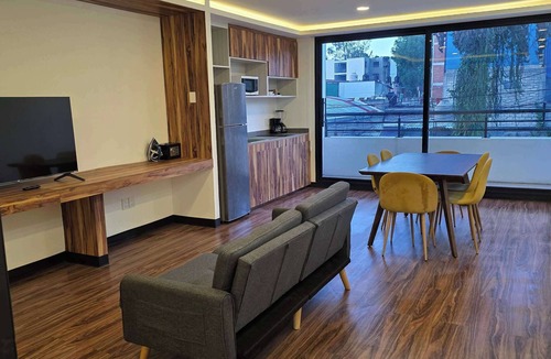 Tacuba House | Modern 2-Bed Apartment with Balcony & Travel Advisor