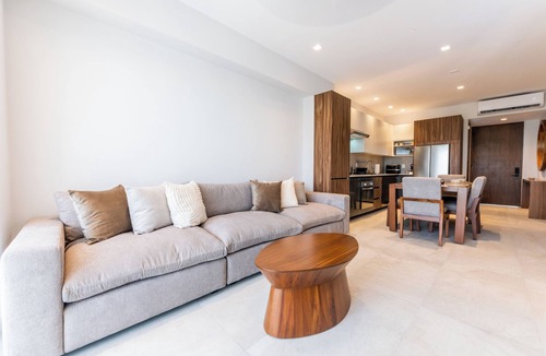Diaz Ordaz Apartment | Modern 2 Bedroom Apartment in Versailles with Pool and Views