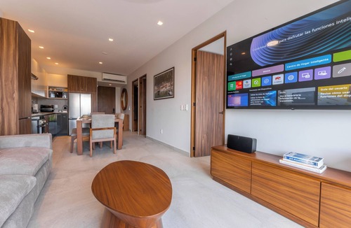Diaz Ordaz Apartment | Modern 2 Bedroom Apartment in Versailles with Pool and Views