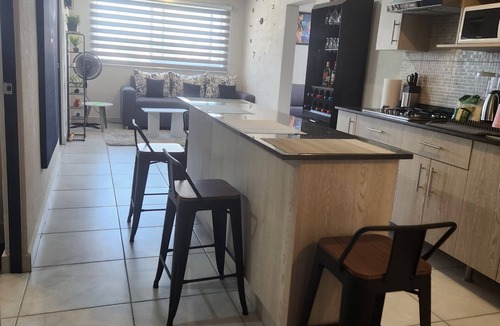 La Perla Condo | Modern 2BR Executive Apartment with Parking – Guadalajara