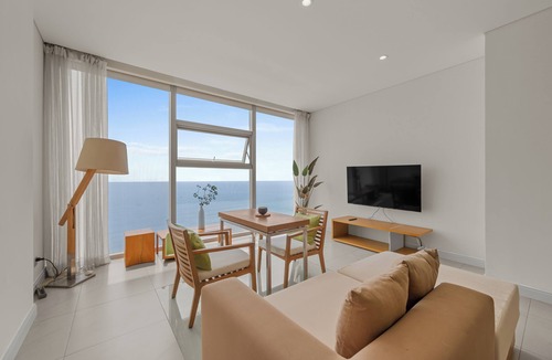 Son Tra Apartment | Modern 2BR Suite Ocean View High Floor Hotel Residence Walk to Beach